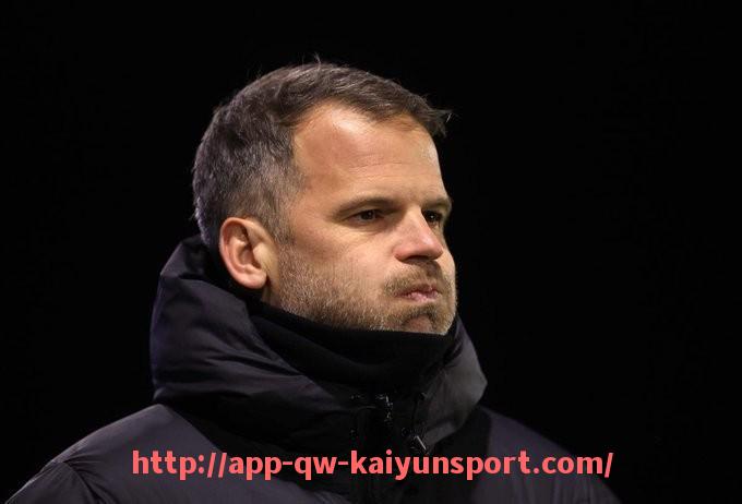 开云体育官网app下载-篮球运动中“边线包夹战术应对方式”是否取决于控卫传球角度判断